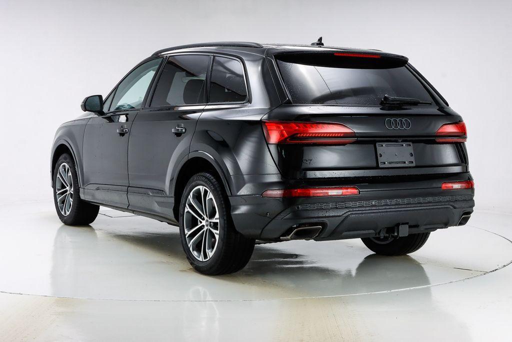 new 2025 Audi Q7 car, priced at $71,455