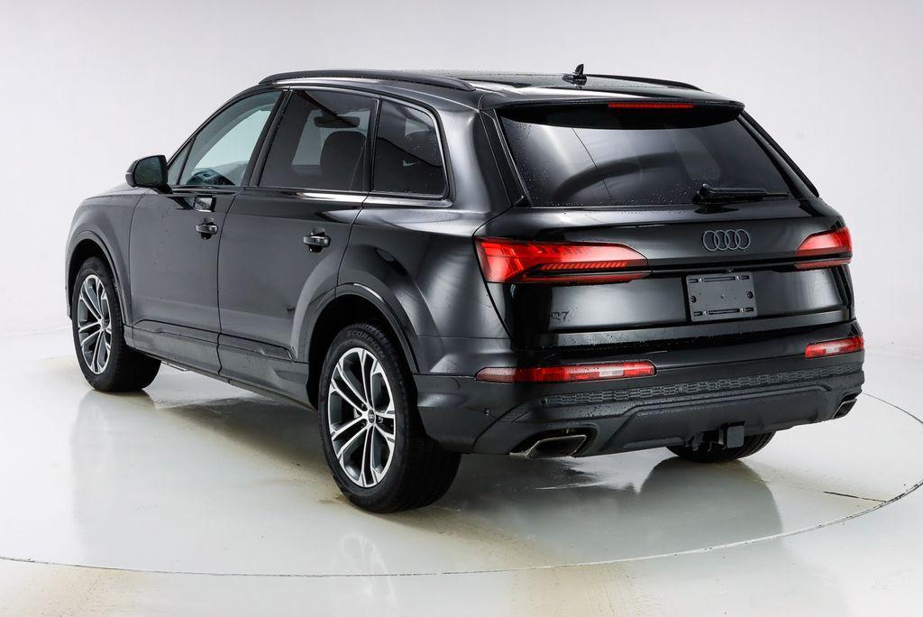 new 2025 Audi Q7 car, priced at $71,455