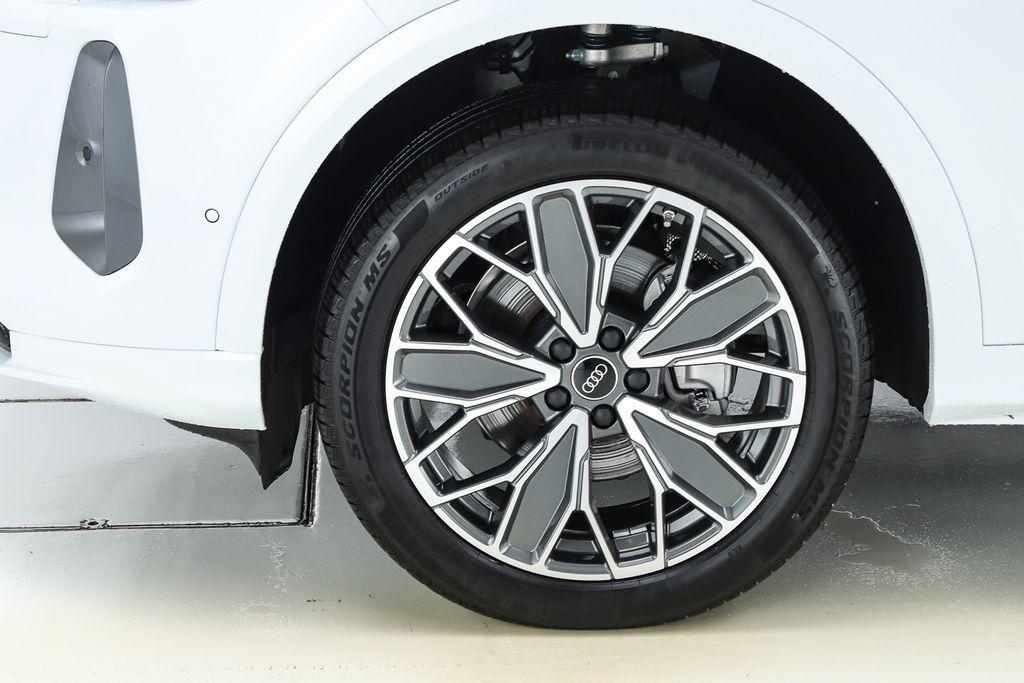 new 2025 Audi Q5 car, priced at $60,975
