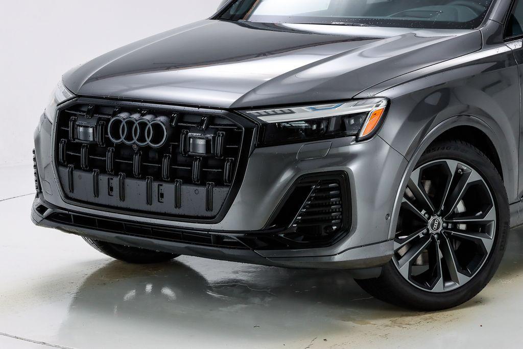 new 2025 Audi Q7 car, priced at $84,455