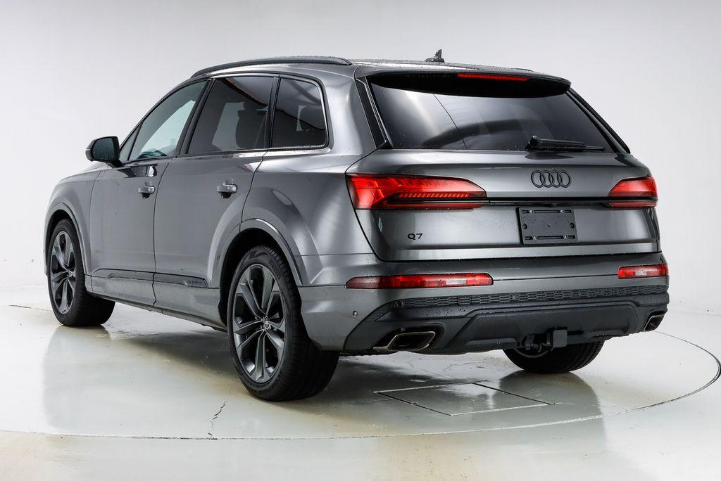 new 2025 Audi Q7 car, priced at $84,455