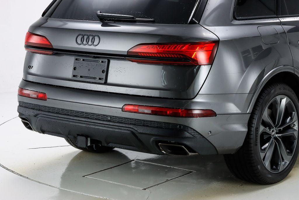 new 2025 Audi Q7 car, priced at $84,455