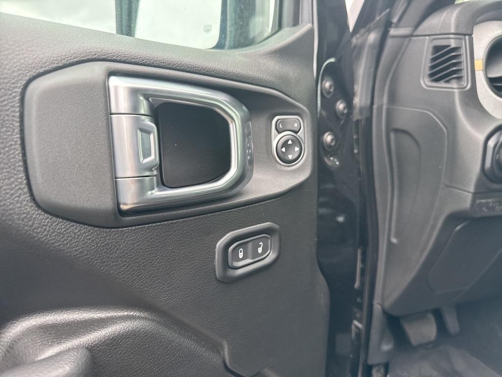 new 2025 Jeep Gladiator car, priced at $36,651
