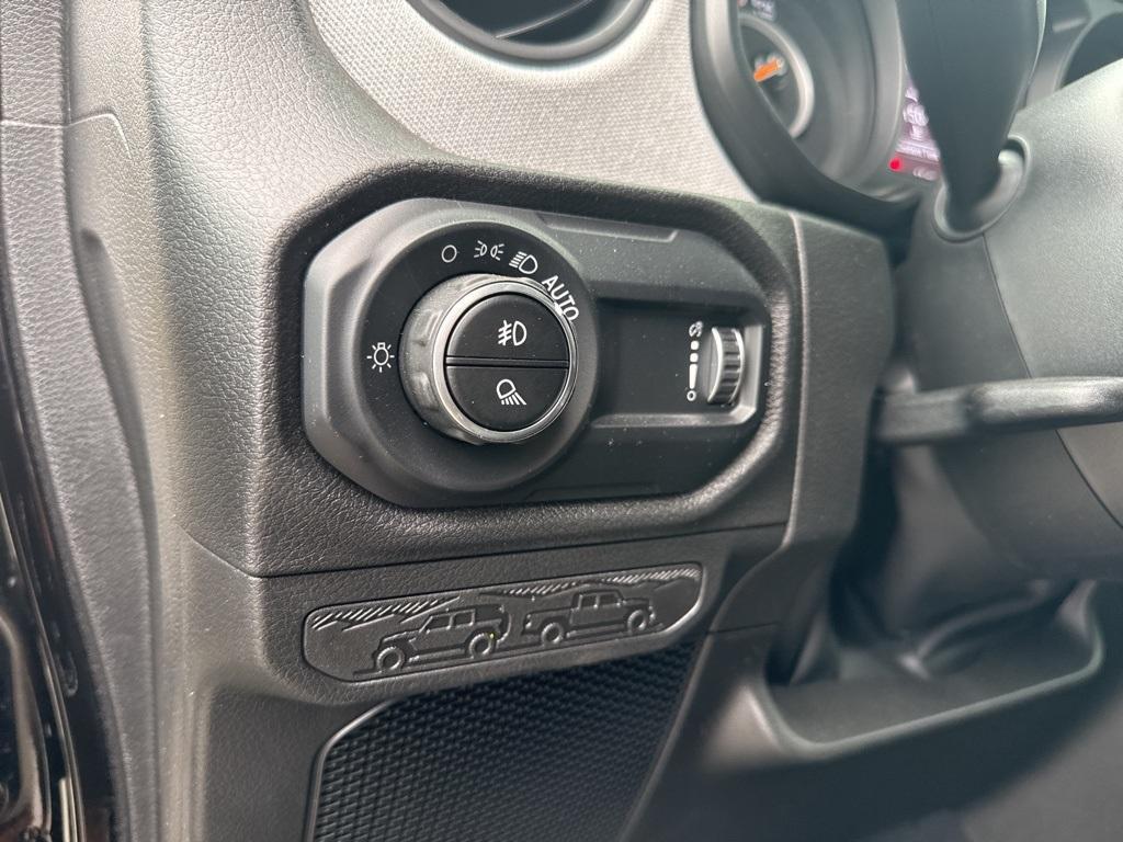 new 2025 Jeep Gladiator car, priced at $36,651