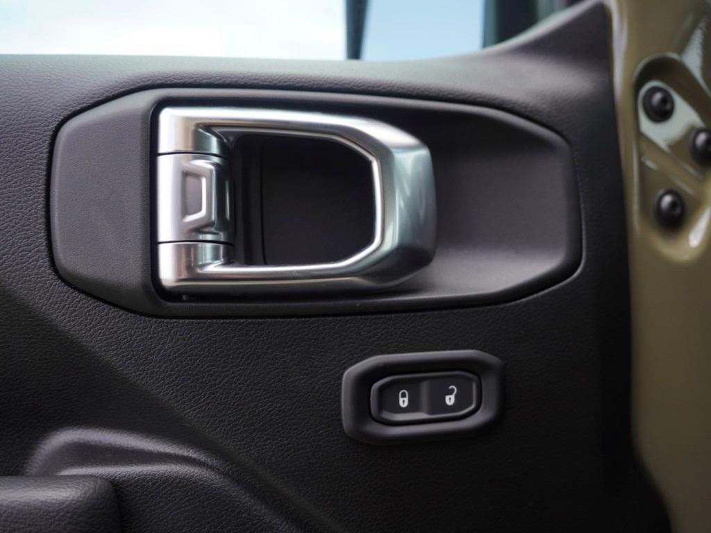 new 2025 Jeep Wrangler car, priced at $34,579