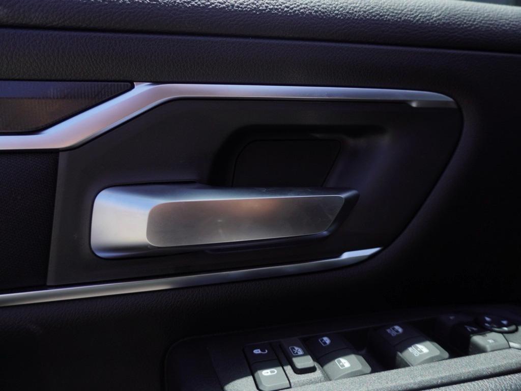 new 2025 Ram 1500 car, priced at $32,909