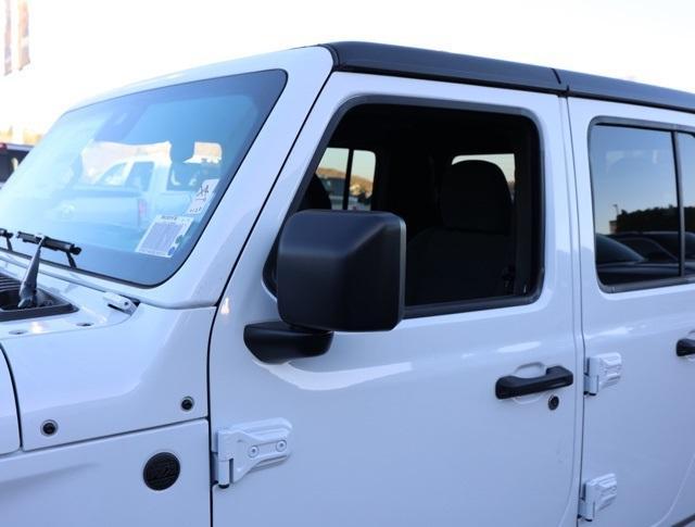 new 2025 Jeep Gladiator car, priced at $42,060