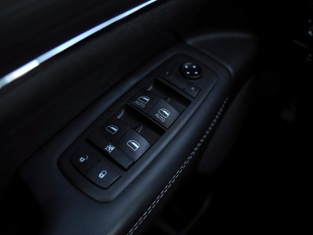 used 2021 Jeep Grand Cherokee car, priced at $32,200