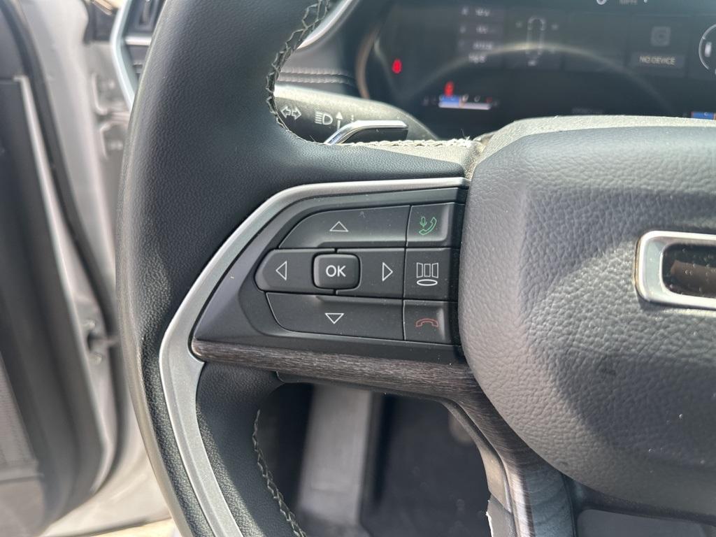 used 2023 Jeep Grand Cherokee car, priced at $29,799