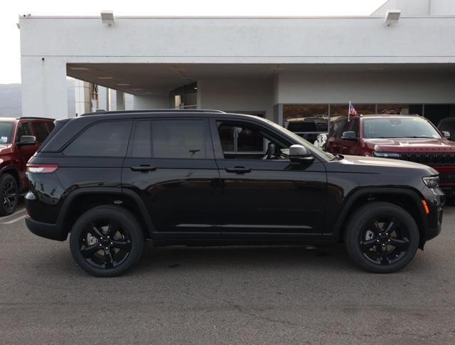 new 2025 Jeep Grand Cherokee car, priced at $40,175