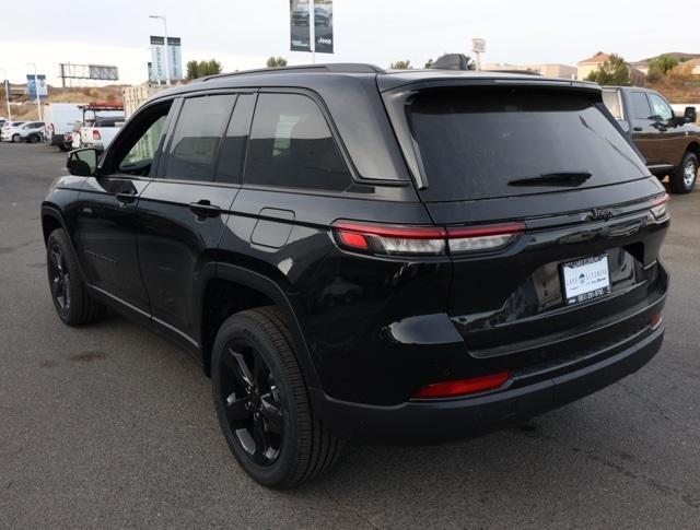 new 2025 Jeep Grand Cherokee car, priced at $40,175