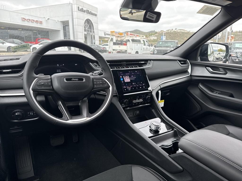 new 2025 Jeep Grand Cherokee car, priced at $36,949