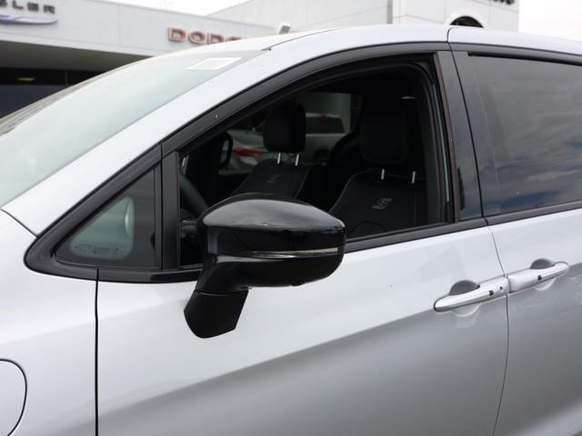 new 2023 Chrysler Pacifica Hybrid car, priced at $44,708
