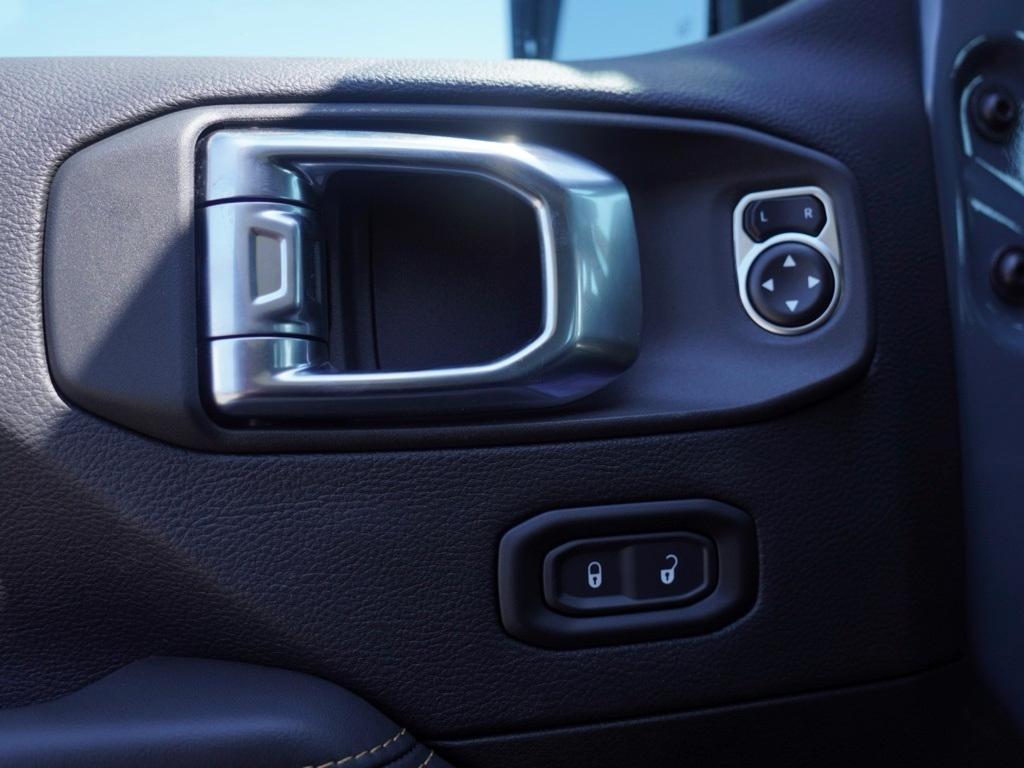 new 2025 Jeep Wrangler car, priced at $93,498