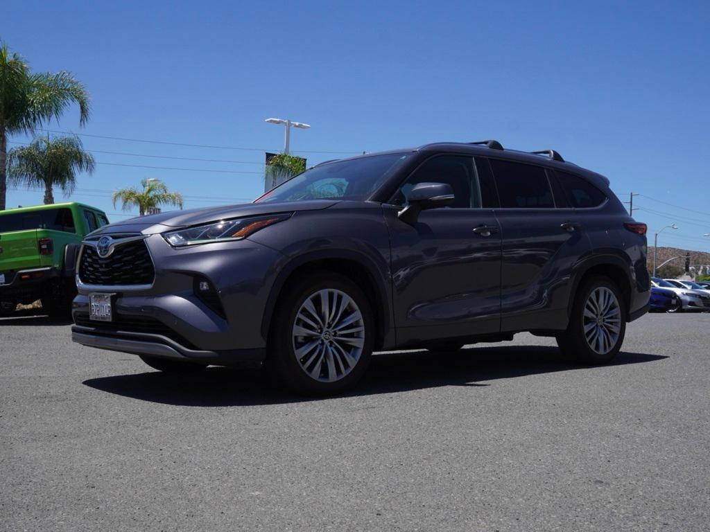 used 2022 Toyota Highlander Hybrid car, priced at $39,230
