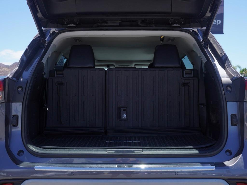 used 2022 Toyota Highlander Hybrid car, priced at $39,230