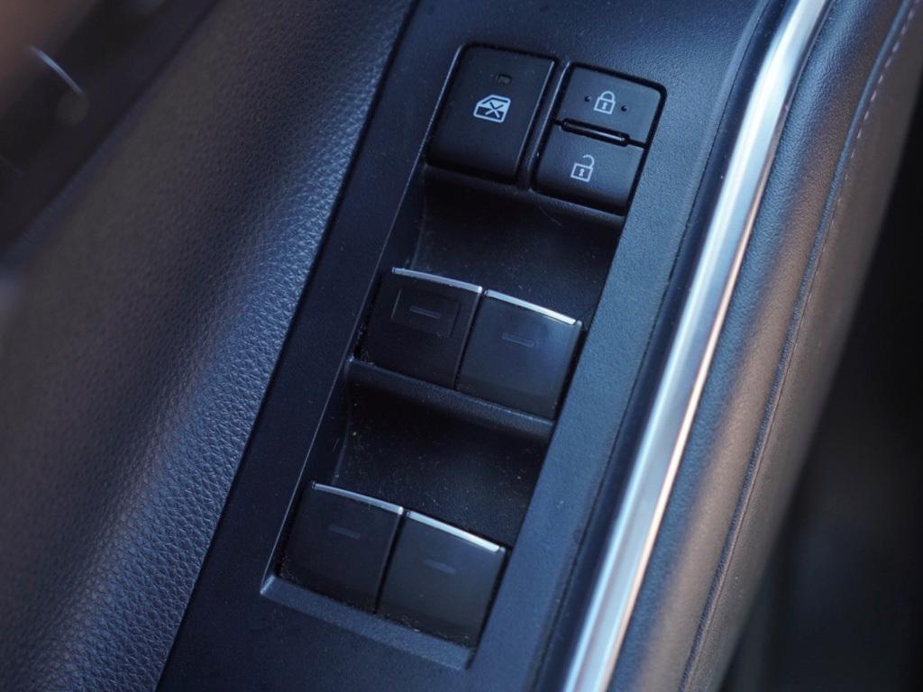 used 2022 Toyota Highlander Hybrid car, priced at $39,230