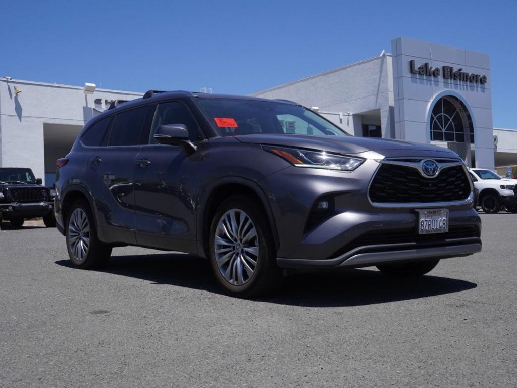 used 2022 Toyota Highlander Hybrid car, priced at $39,230