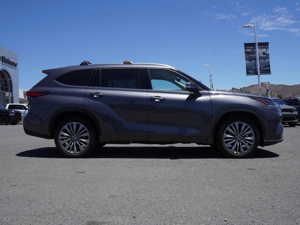 used 2022 Toyota Highlander Hybrid car, priced at $39,230
