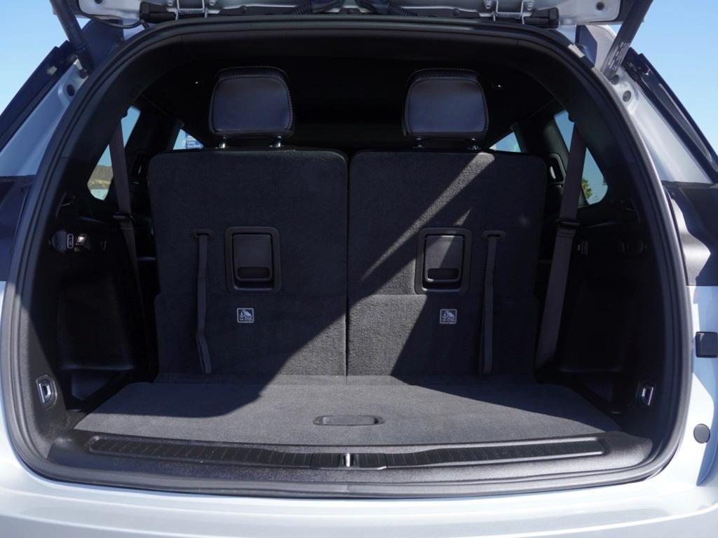 used 2023 Jeep Grand Cherokee L car, priced at $31,995