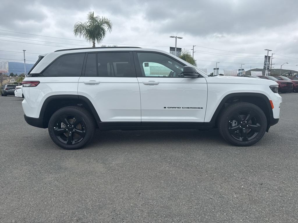 new 2025 Jeep Grand Cherokee car, priced at $36,949