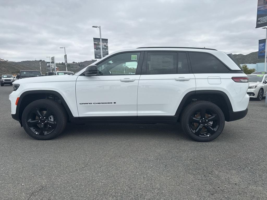 new 2025 Jeep Grand Cherokee car, priced at $36,949