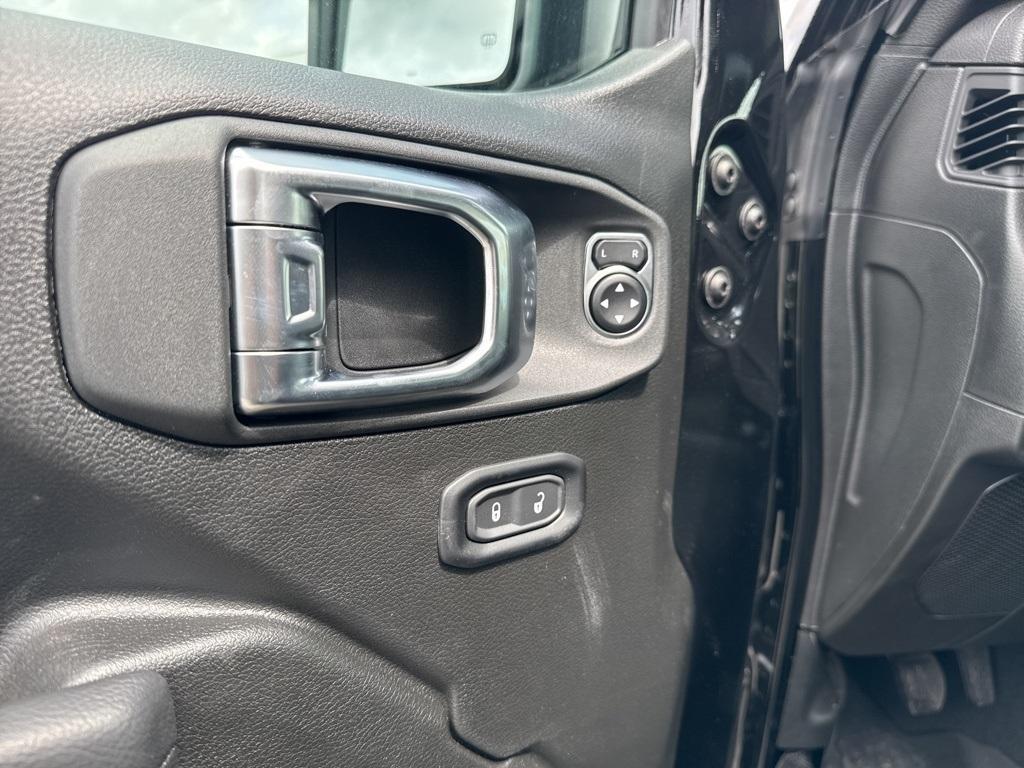 new 2025 Jeep Wrangler car, priced at $39,884