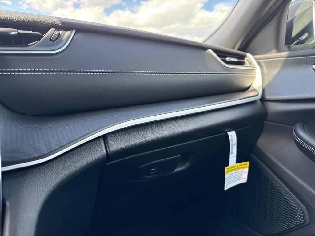 new 2025 Jeep Grand Cherokee L car, priced at $35,300