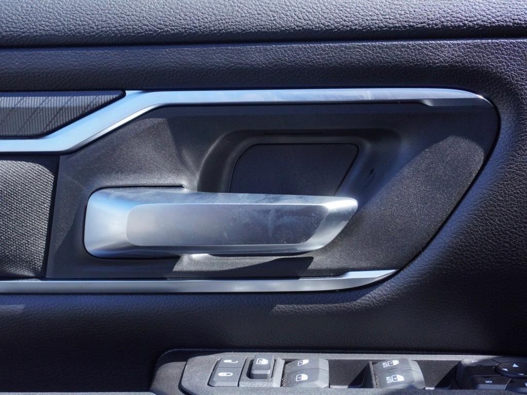 new 2025 Ram 1500 car, priced at $42,521