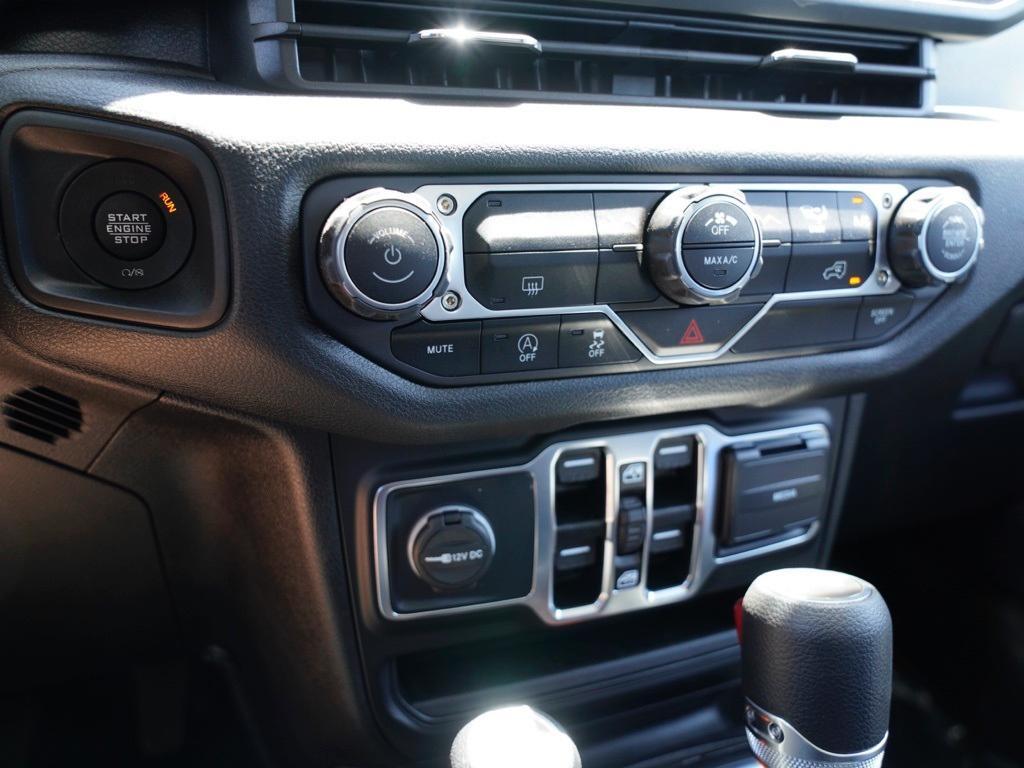 new 2025 Jeep Wrangler car, priced at $38,089
