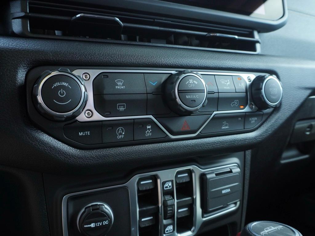 new 2025 Jeep Gladiator car, priced at $34,243