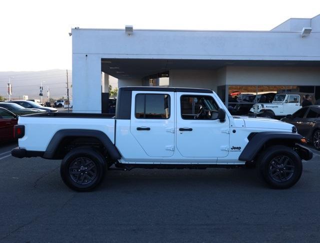 new 2025 Jeep Gladiator car, priced at $40,529