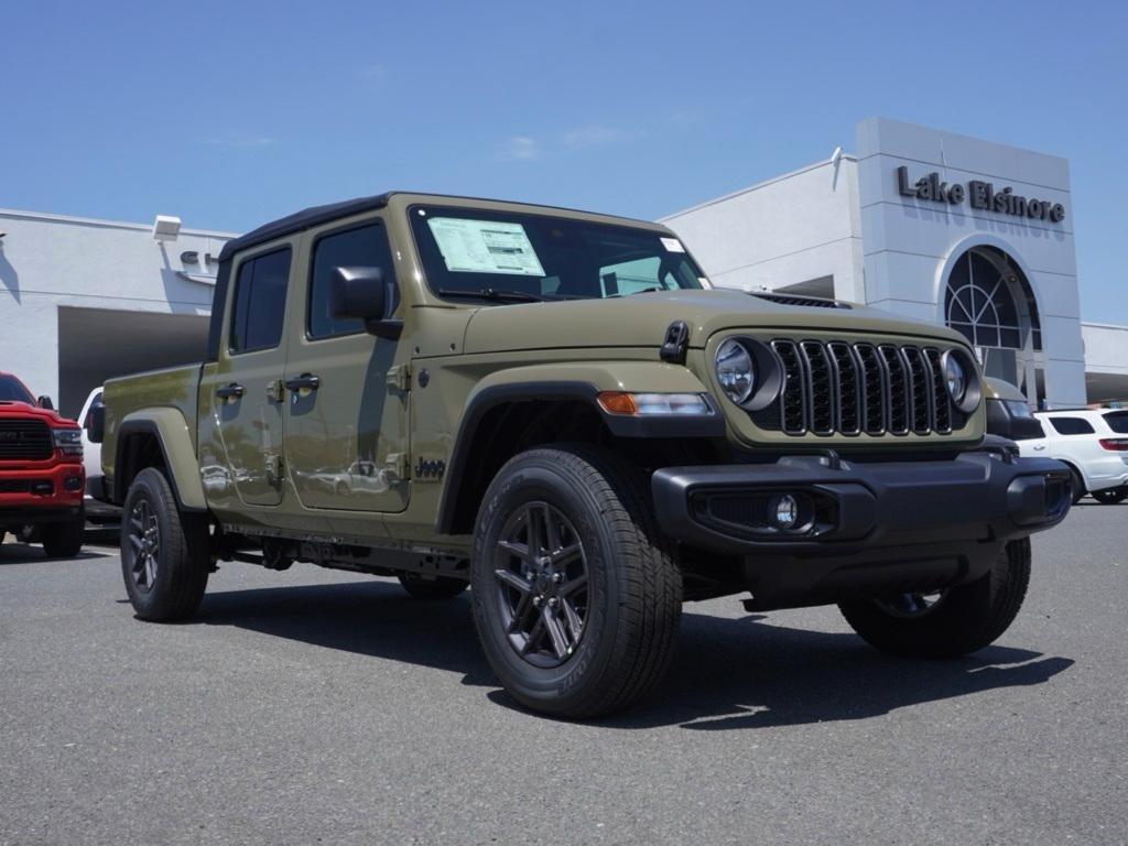 new 2025 Jeep Gladiator car, priced at $37,695