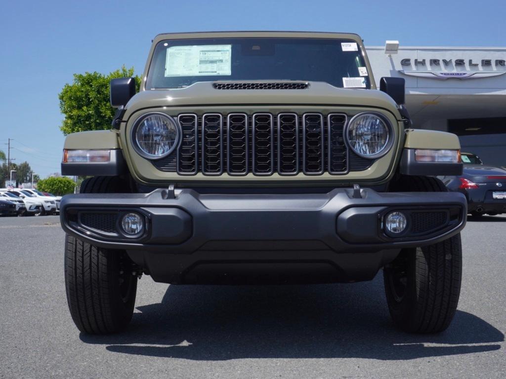 new 2025 Jeep Gladiator car, priced at $37,695