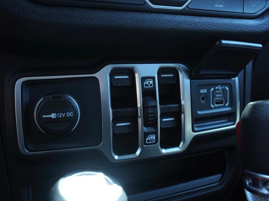 new 2025 Jeep Gladiator car, priced at $37,695