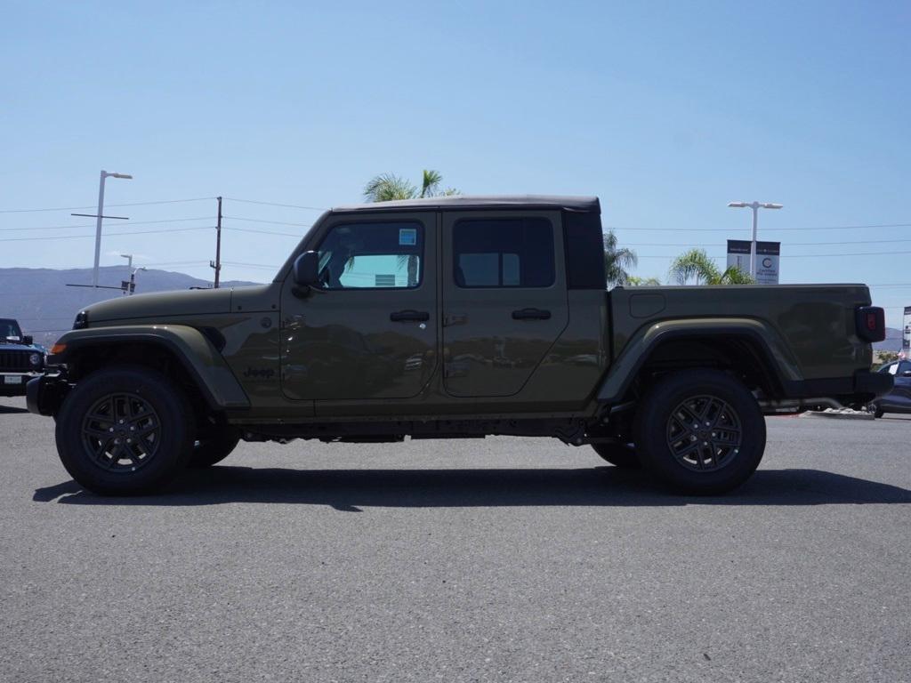 new 2025 Jeep Gladiator car, priced at $37,695