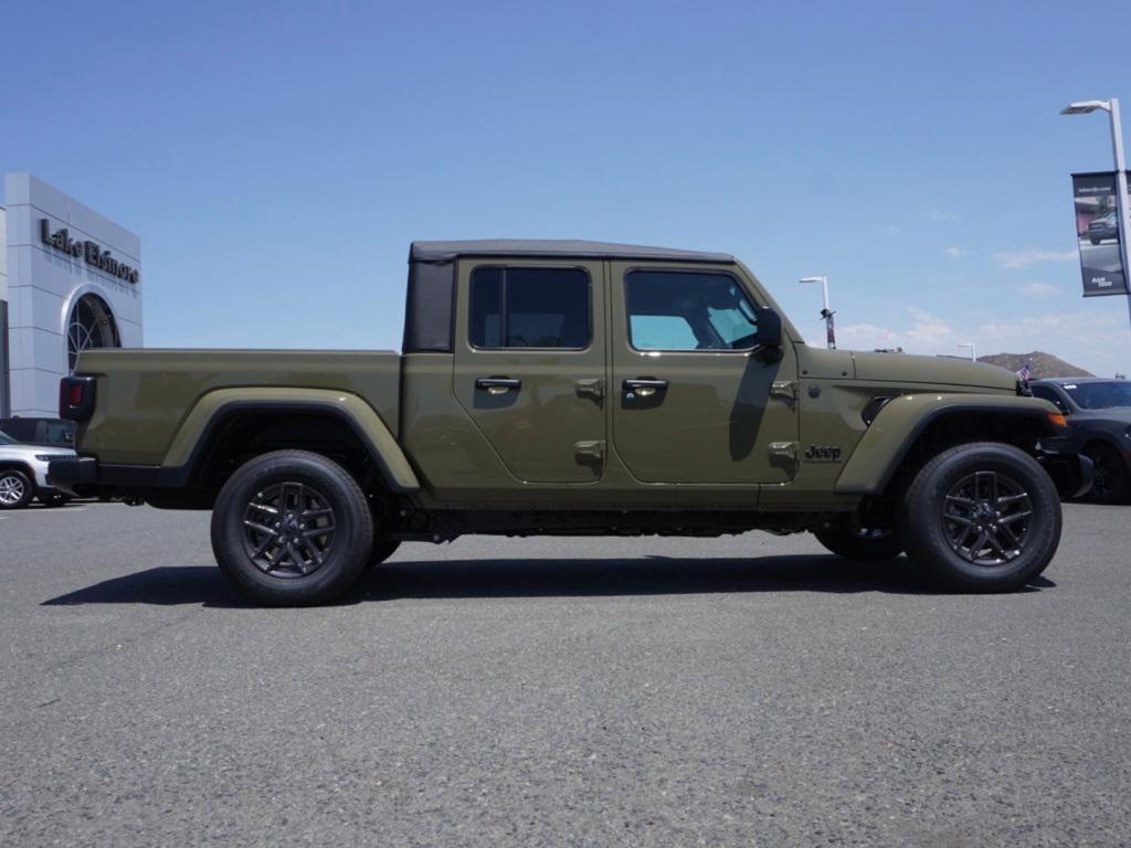 new 2025 Jeep Gladiator car, priced at $37,695