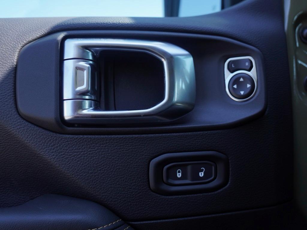 new 2025 Jeep Wrangler car, priced at $95,085