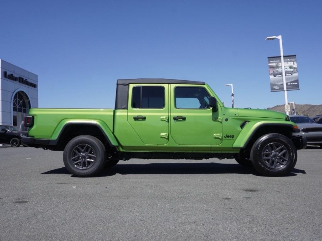 new 2025 Jeep Gladiator car, priced at $34,243