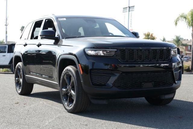 new 2025 Jeep Grand Cherokee car, priced at $38,325