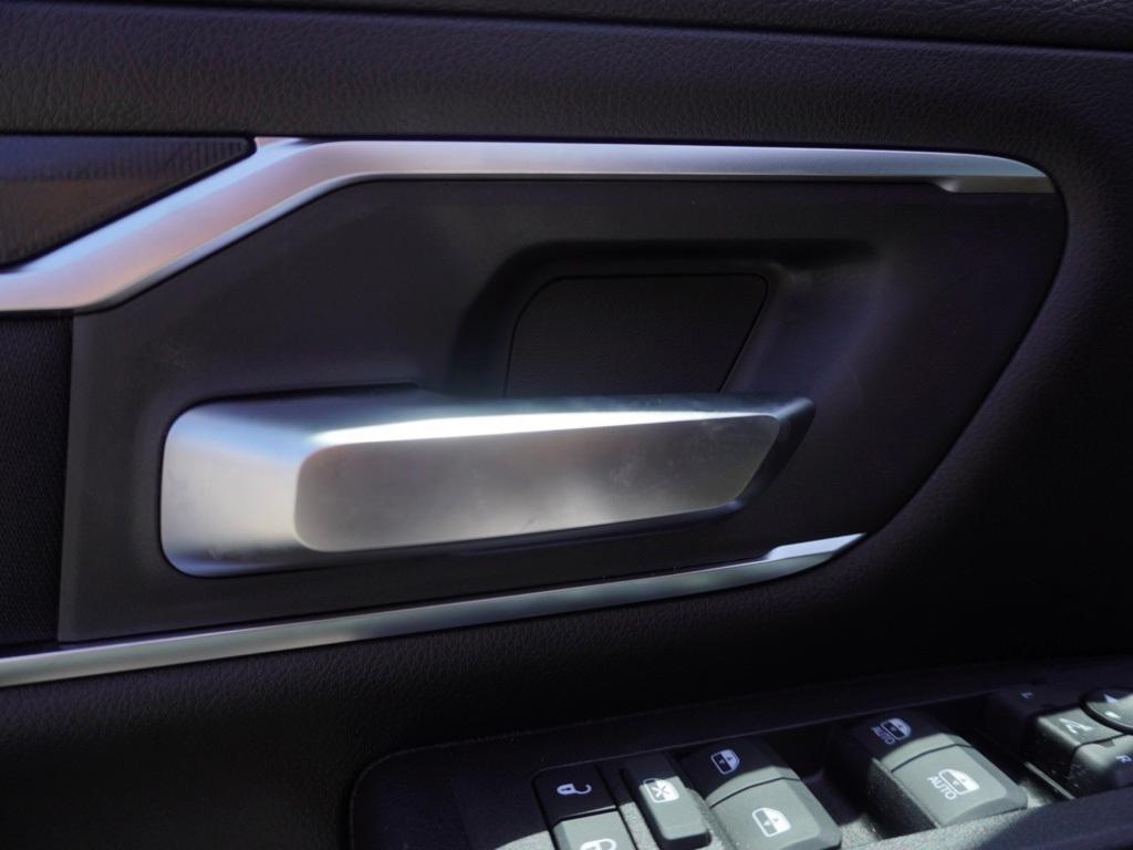 new 2025 Ram 1500 car, priced at $41,162