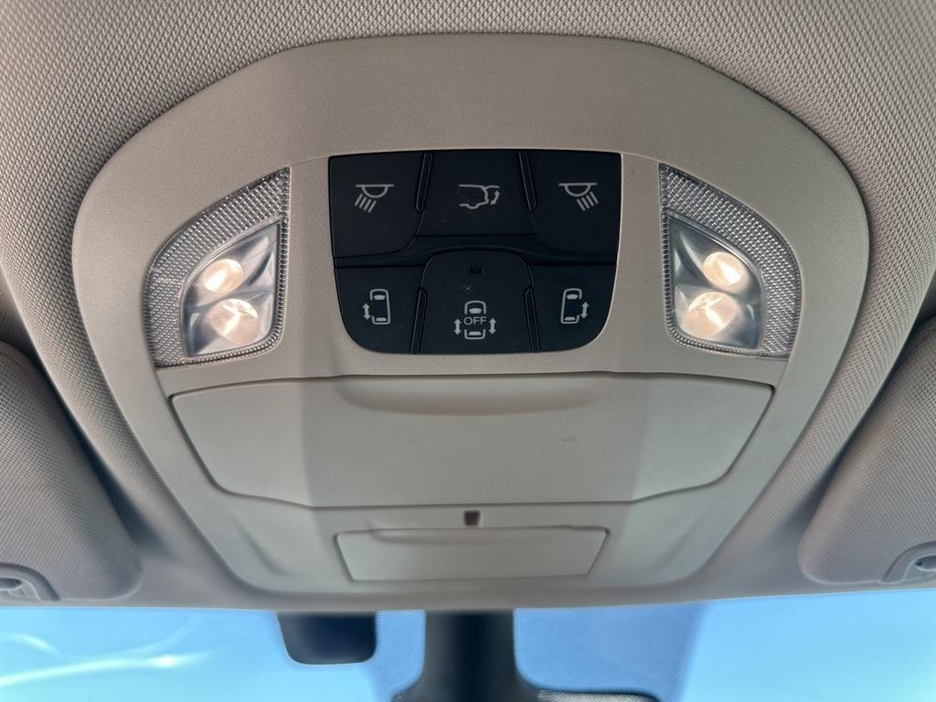 used 2021 Chrysler Pacifica Hybrid car, priced at $25,995