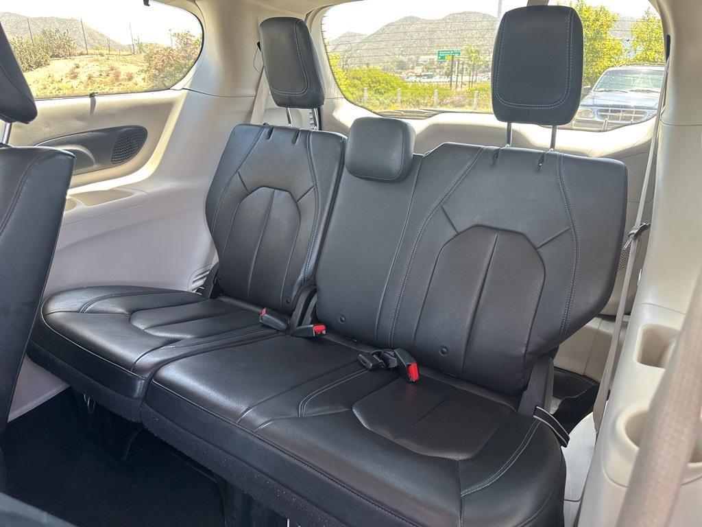 used 2021 Chrysler Pacifica Hybrid car, priced at $25,995
