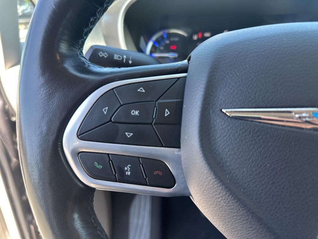 used 2021 Chrysler Pacifica Hybrid car, priced at $25,995
