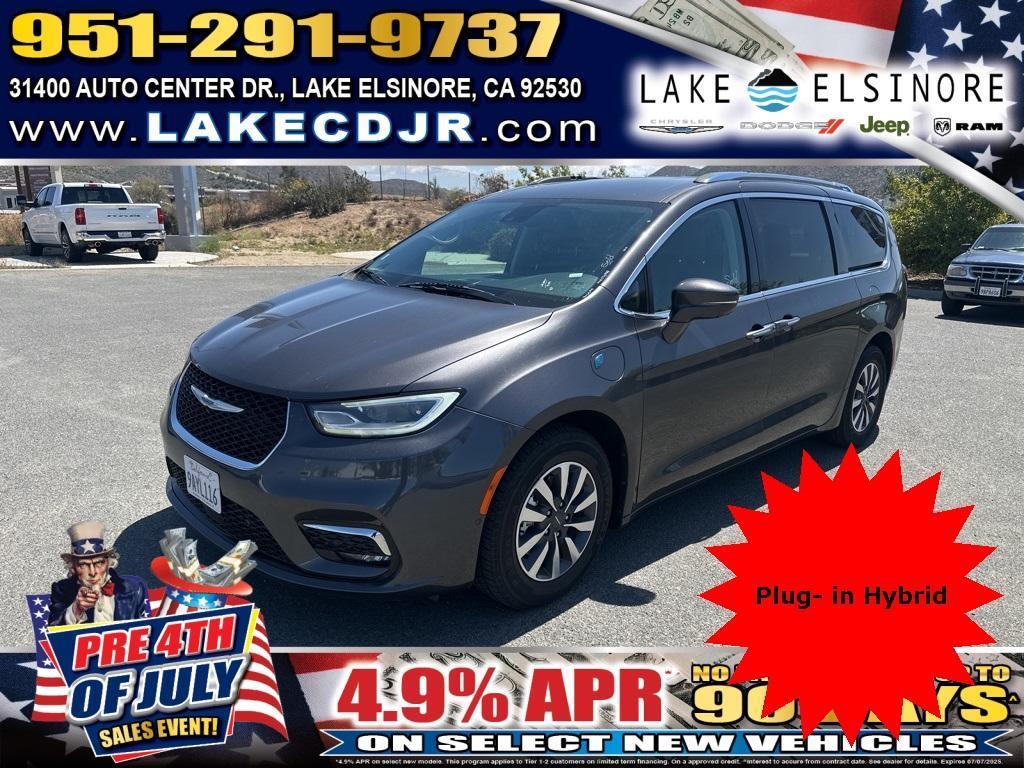 used 2021 Chrysler Pacifica Hybrid car, priced at $23,945