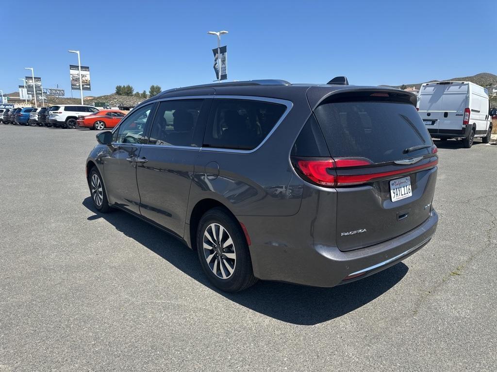 used 2021 Chrysler Pacifica Hybrid car, priced at $25,995