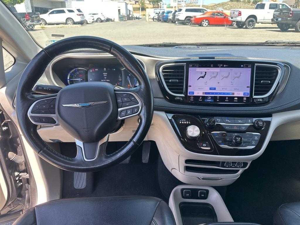 used 2021 Chrysler Pacifica Hybrid car, priced at $25,995