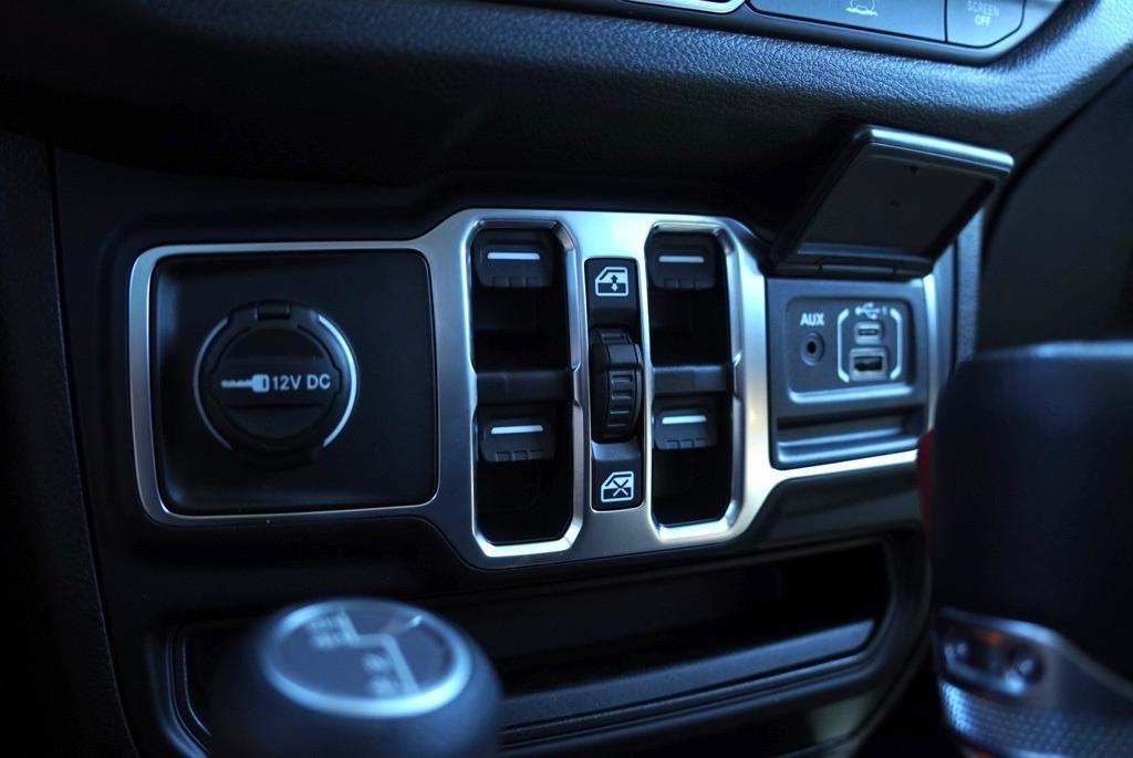 new 2025 Jeep Wrangler car, priced at $36,716