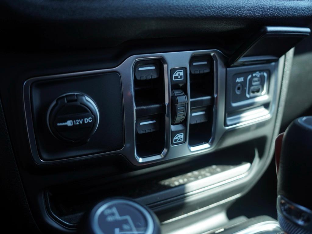 new 2025 Jeep Gladiator car, priced at $32,497