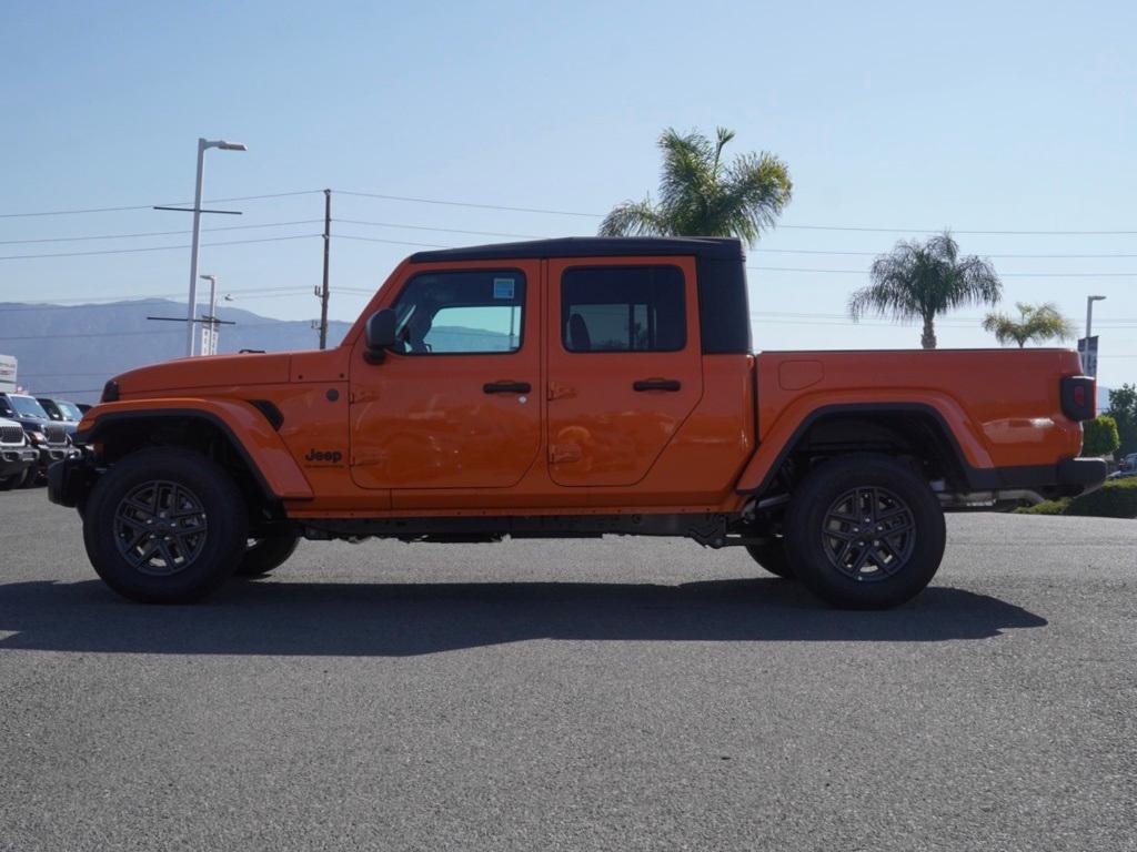 new 2025 Jeep Gladiator car, priced at $32,497